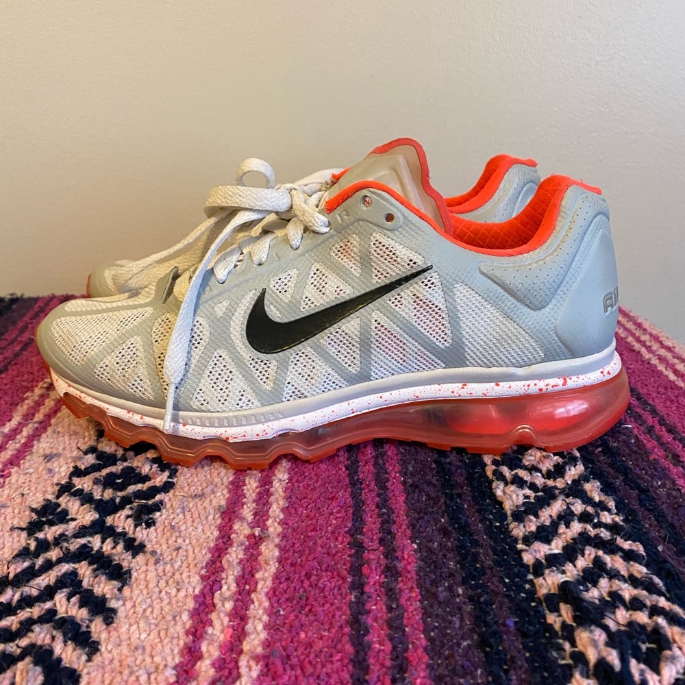 Woman’s Shoes